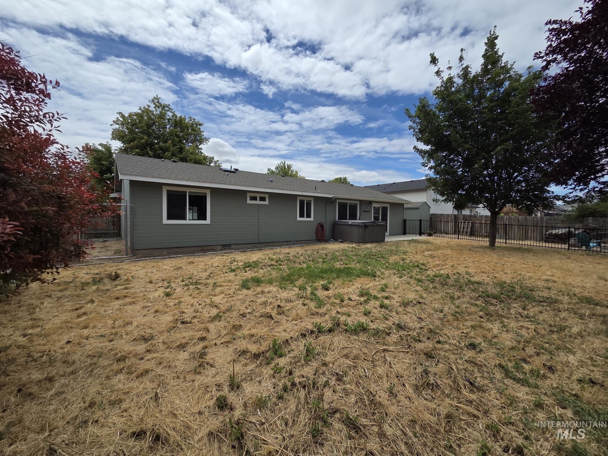 2860 W Sana Clara Dr, Meridian, Idaho 83642, 3 Bedrooms, 2 Bathrooms, Residential For Sale, Price $445,000,MLS 98992129