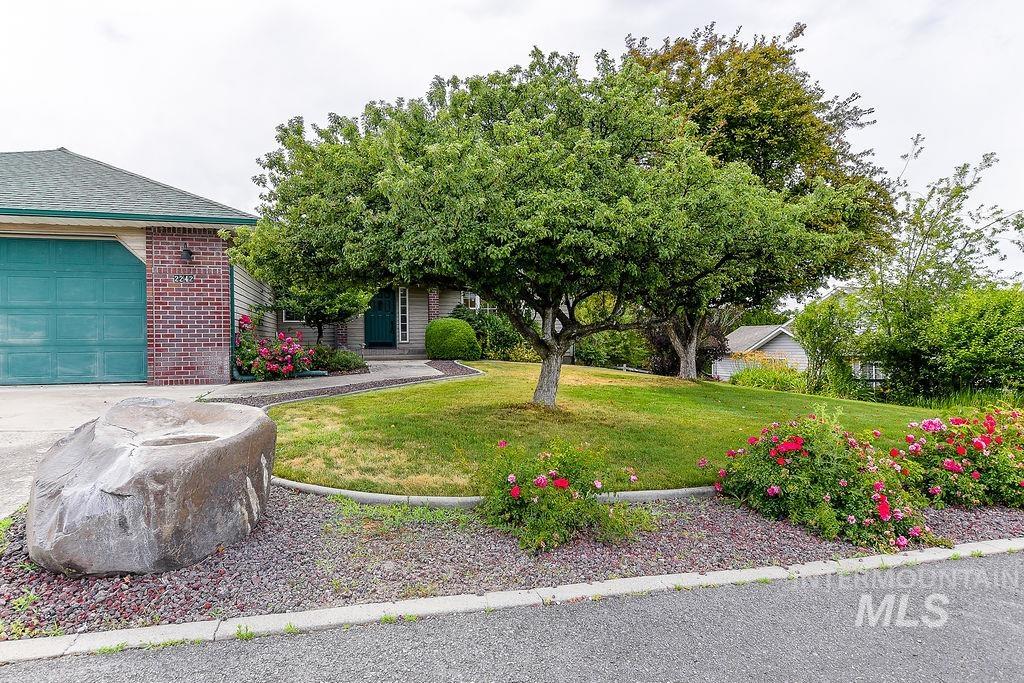2242 Chukar Ln., Clarkston, Washington 99403, 3 Bedrooms, 2 Bathrooms, Residential For Sale, Price $380,000,MLS 98992132