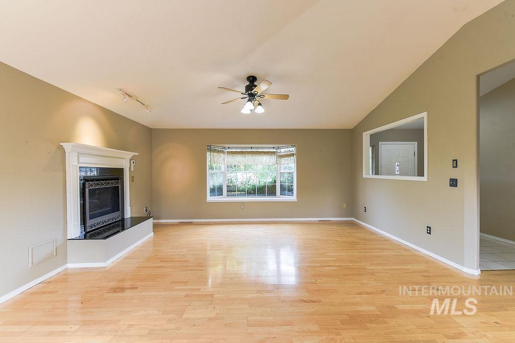 2242 Chukar Ln., Clarkston, Washington 99403, 3 Bedrooms, 2 Bathrooms, Residential For Sale, Price $380,000,MLS 98992132
