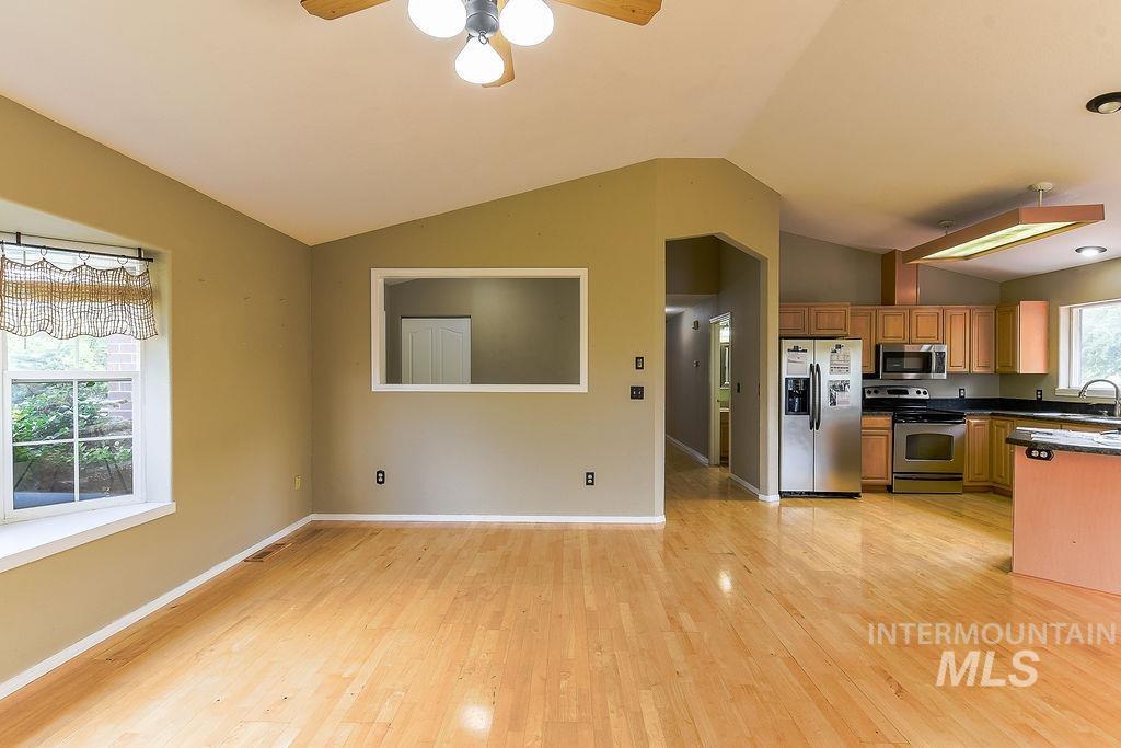 2242 Chukar Ln., Clarkston, Washington 99403, 3 Bedrooms, 2 Bathrooms, Residential For Sale, Price $380,000,MLS 98992132