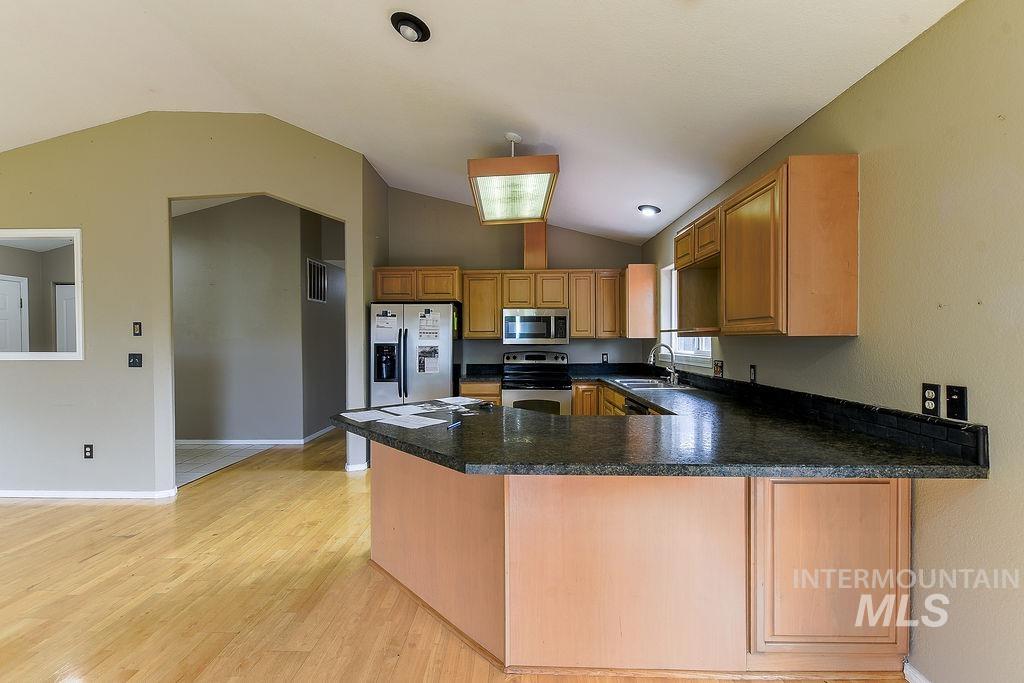 2242 Chukar Ln., Clarkston, Washington 99403, 3 Bedrooms, 2 Bathrooms, Residential For Sale, Price $380,000,MLS 98992132