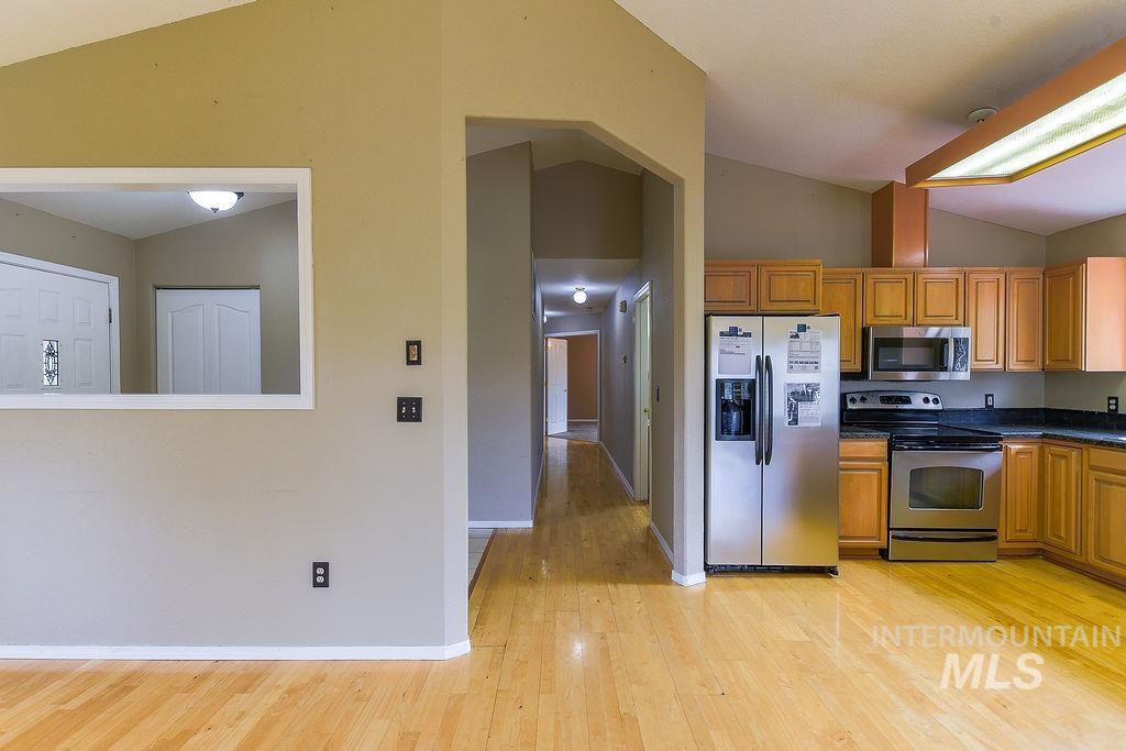 2242 Chukar Ln., Clarkston, Washington 99403, 3 Bedrooms, 2 Bathrooms, Residential For Sale, Price $380,000,MLS 98992132