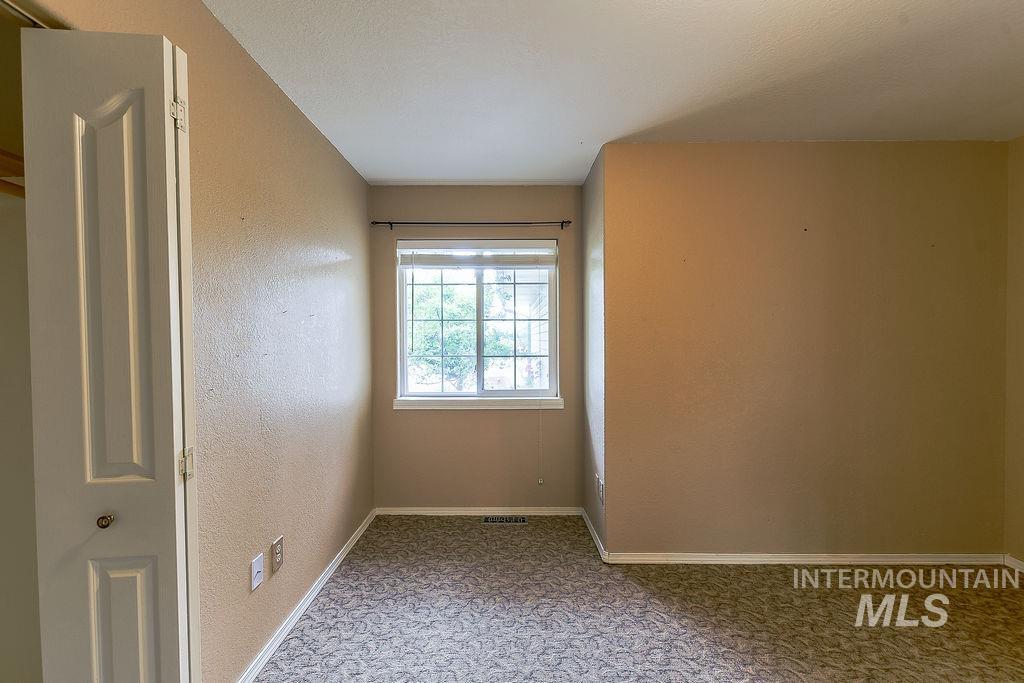 2242 Chukar Ln., Clarkston, Washington 99403, 3 Bedrooms, 2 Bathrooms, Residential For Sale, Price $380,000,MLS 98992132