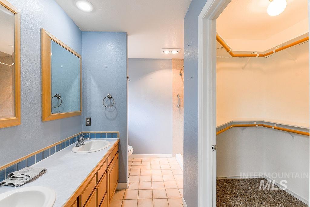 2242 Chukar Ln., Clarkston, Washington 99403, 3 Bedrooms, 2 Bathrooms, Residential For Sale, Price $380,000,MLS 98992132
