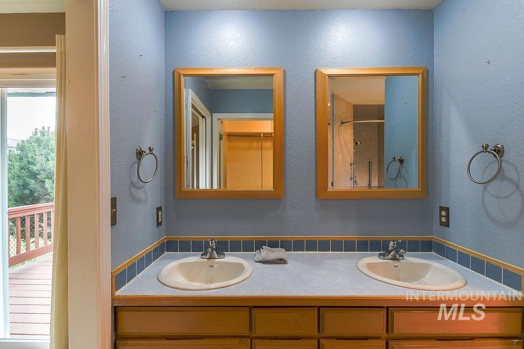 2242 Chukar Ln., Clarkston, Washington 99403, 3 Bedrooms, 2 Bathrooms, Residential For Sale, Price $380,000,MLS 98992132