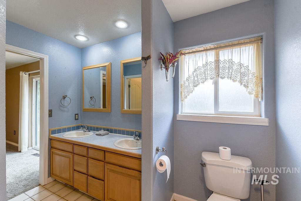 2242 Chukar Ln., Clarkston, Washington 99403, 3 Bedrooms, 2 Bathrooms, Residential For Sale, Price $380,000,MLS 98992132