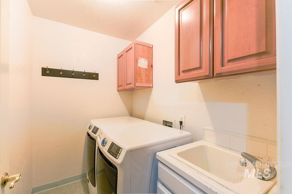 2242 Chukar Ln., Clarkston, Washington 99403, 3 Bedrooms, 2 Bathrooms, Residential For Sale, Price $380,000,MLS 98992132