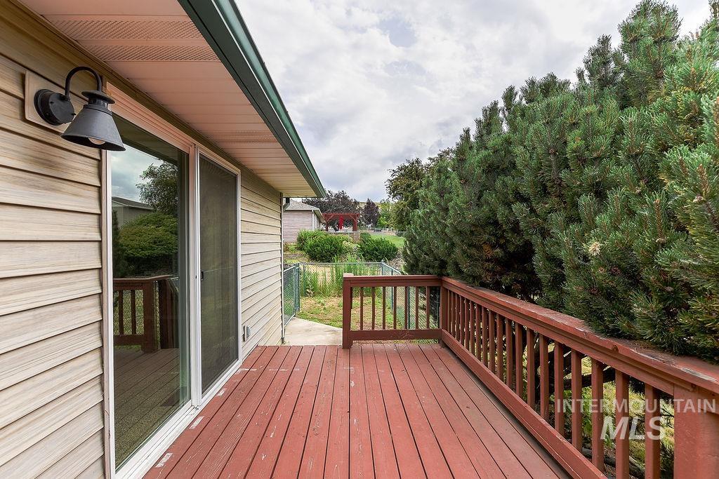 2242 Chukar Ln., Clarkston, Washington 99403, 3 Bedrooms, 2 Bathrooms, Residential For Sale, Price $380,000,MLS 98992132
