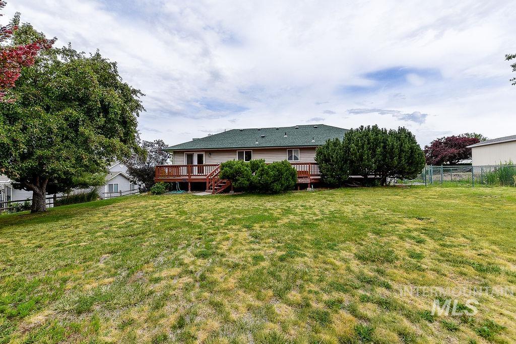 2242 Chukar Ln., Clarkston, Washington 99403, 3 Bedrooms, 2 Bathrooms, Residential For Sale, Price $380,000,MLS 98992132
