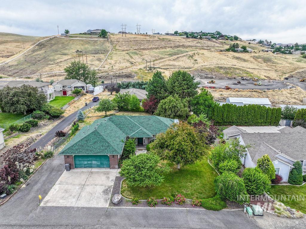2242 Chukar Ln., Clarkston, Washington 99403, 3 Bedrooms, 2 Bathrooms, Residential For Sale, Price $380,000,MLS 98992132
