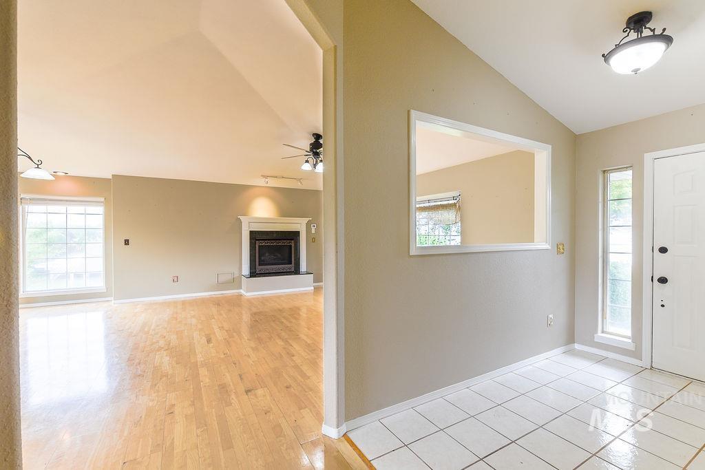 2242 Chukar Ln., Clarkston, Washington 99403, 3 Bedrooms, 2 Bathrooms, Residential For Sale, Price $380,000,MLS 98992132
