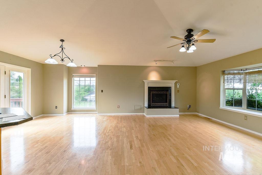 2242 Chukar Ln., Clarkston, Washington 99403, 3 Bedrooms, 2 Bathrooms, Residential For Sale, Price $380,000,MLS 98992132