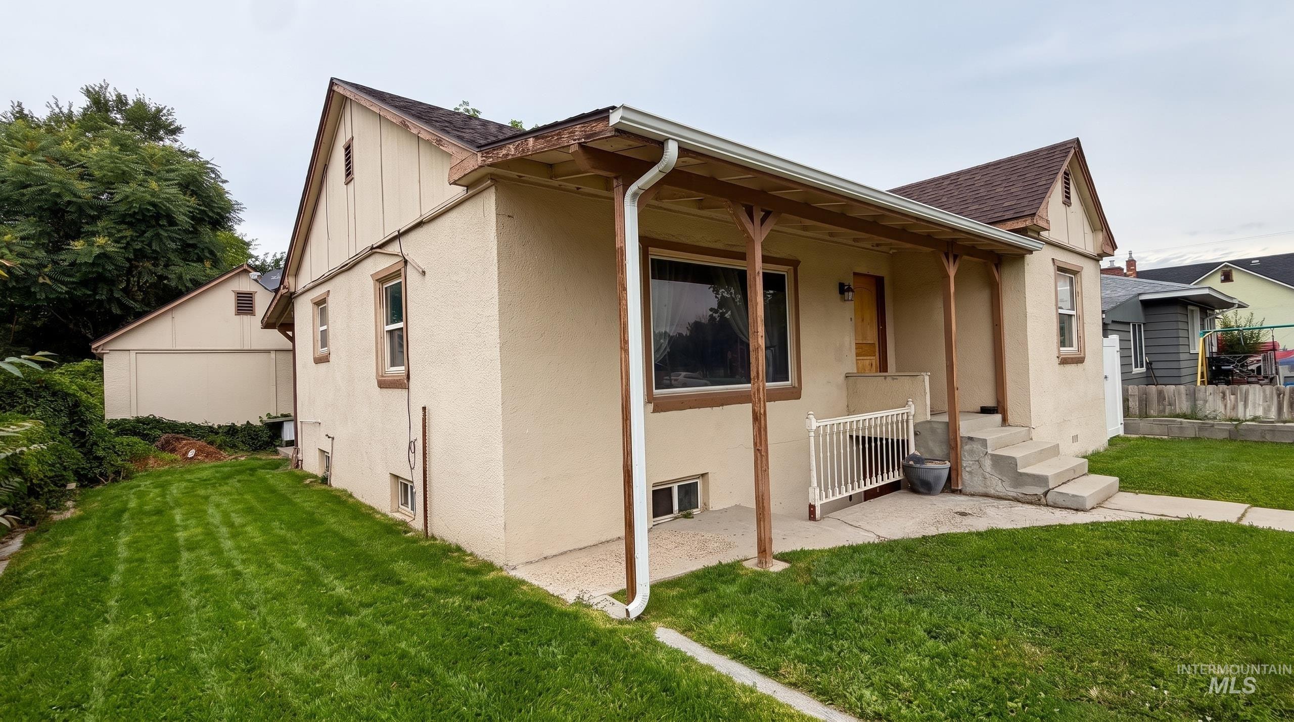 611 16th Ave North, Nampa, Idaho 83687, 4 Bedrooms, 2 Bathrooms, Residential For Sale, Price $330,000,MLS 98992134