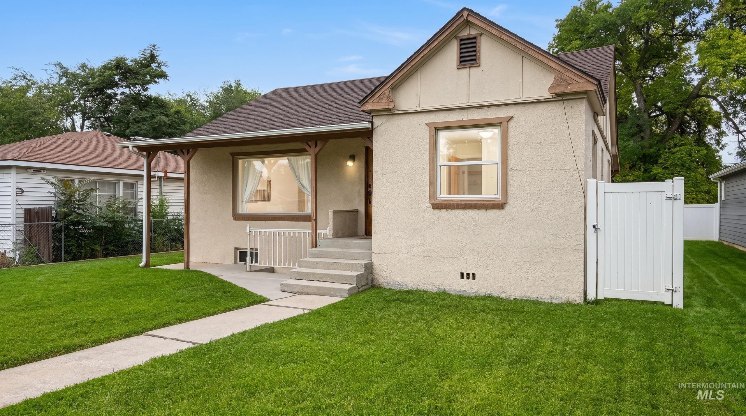 611 16th Ave North, Nampa, Idaho 83687, 4 Bedrooms, 2 Bathrooms, Residential For Sale, Price $330,000,MLS 98992134