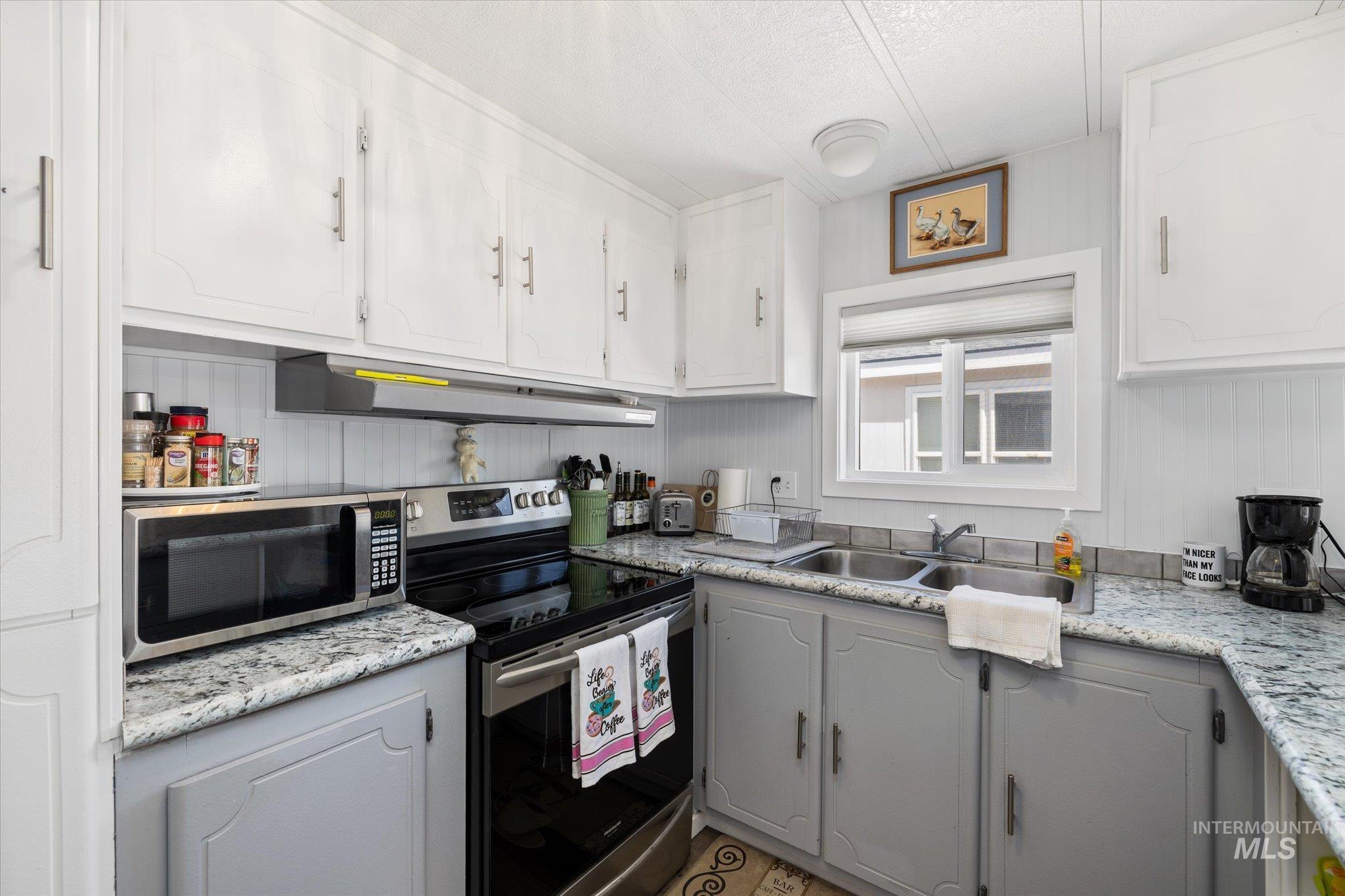 5573 Fairfax Ln, Boise, Idaho 83714, 2 Bedrooms, 1 Bathroom, Residential For Sale, Price $90,000,MLS 98992138