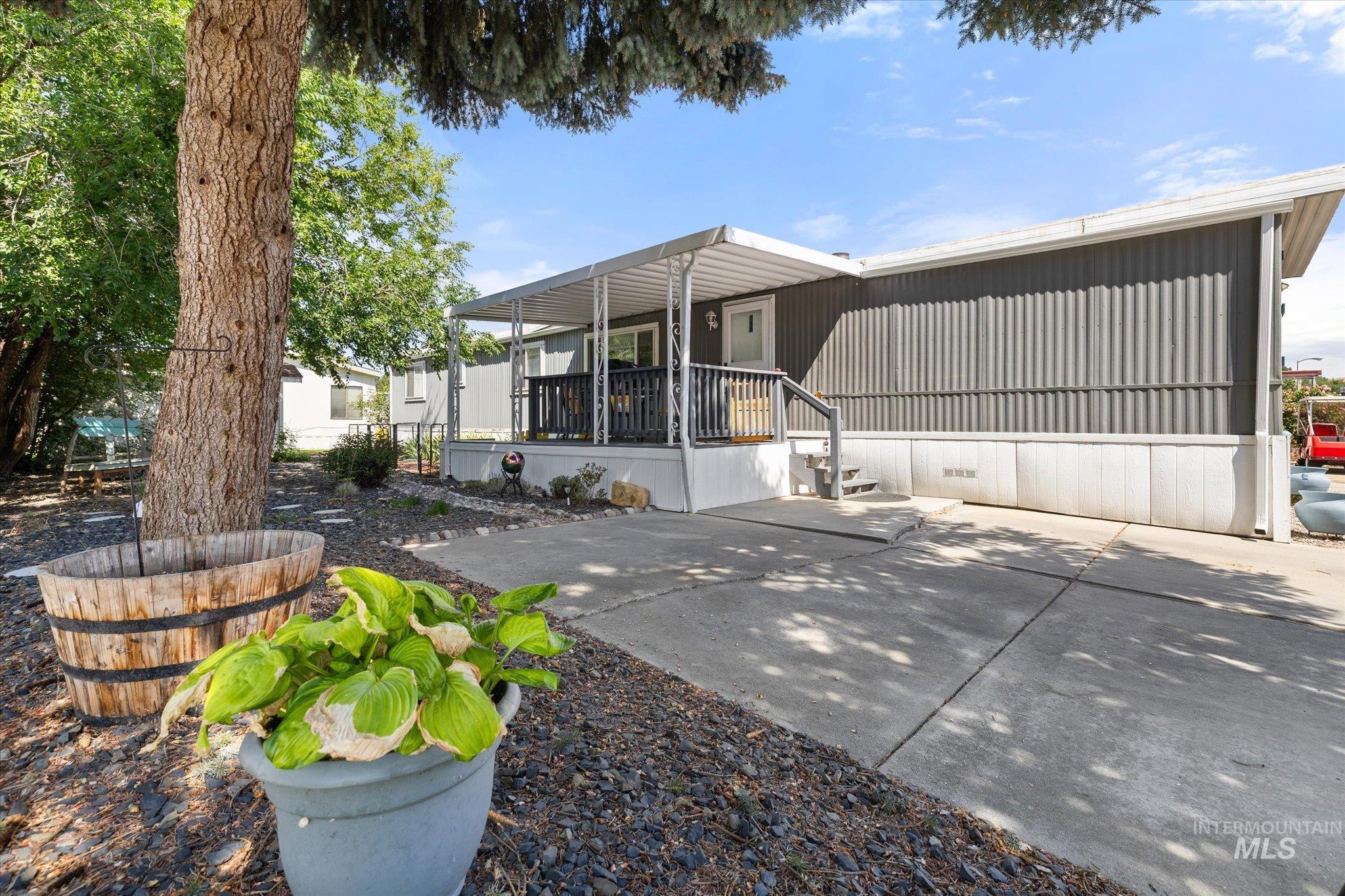 5573 Fairfax Ln, Boise, Idaho 83714, 2 Bedrooms, 1 Bathroom, Residential For Sale, Price $90,000,MLS 98992138