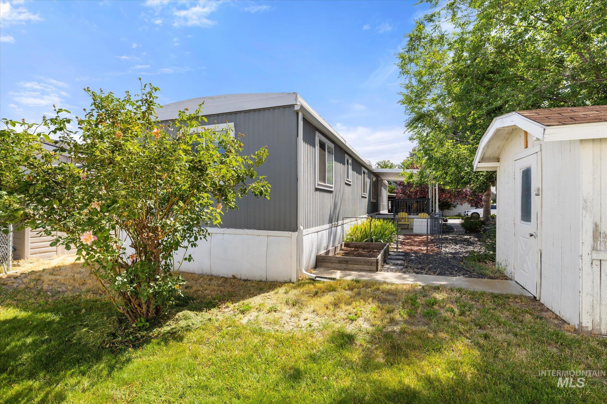 5573 Fairfax Ln, Boise, Idaho 83714, 2 Bedrooms, 1 Bathroom, Residential For Sale, Price $90,000,MLS 98992138