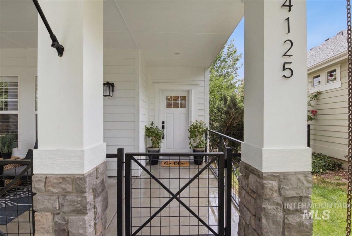 4125 E Barber Station Way, Boise, Hawaii 83716, 3 Bedrooms, 2.5 Bathrooms, Residential For Sale, Price $868,000,MLS 98992139