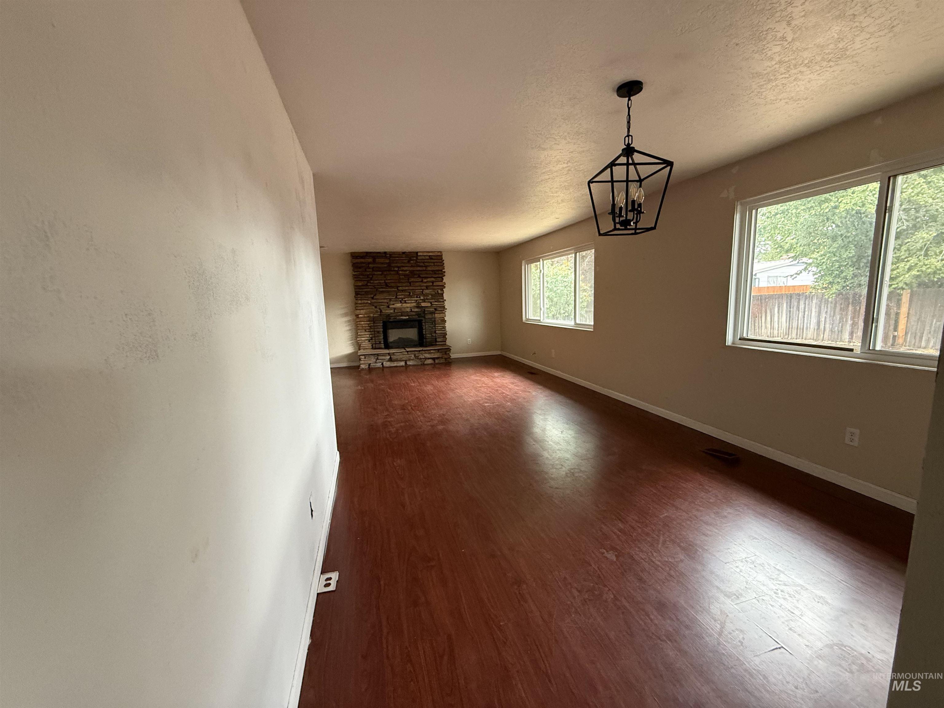 1904 NW 8th St, Meridian, Idaho 83646, 5 Bedrooms, 2 Bathrooms, Residential For Sale, Price $440,000,MLS 98992140