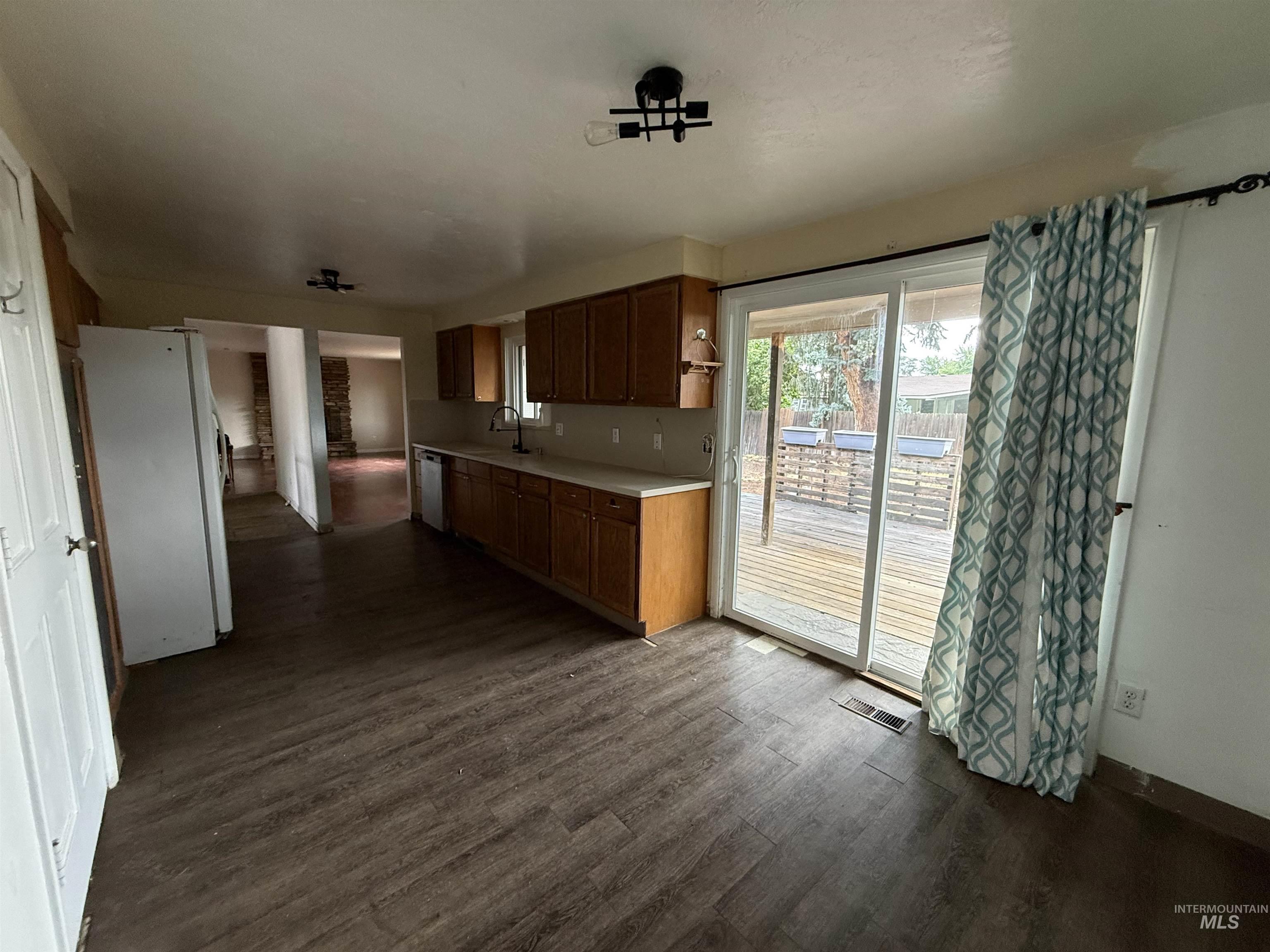 1904 NW 8th St, Meridian, Idaho 83646, 5 Bedrooms, 2 Bathrooms, Residential For Sale, Price $440,000,MLS 98992140