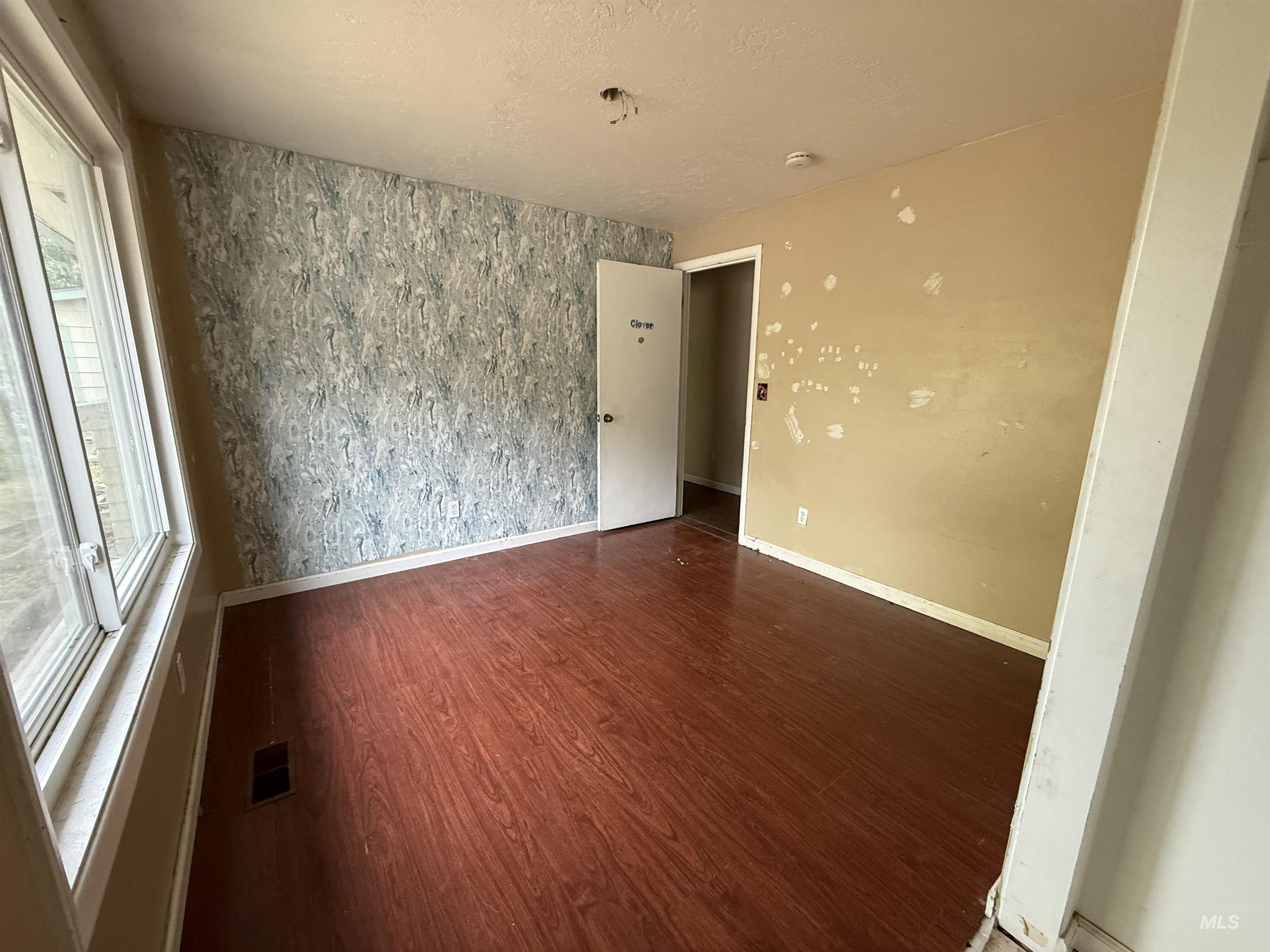 1904 NW 8th St, Meridian, Idaho 83646, 5 Bedrooms, 2 Bathrooms, Residential For Sale, Price $440,000,MLS 98992140