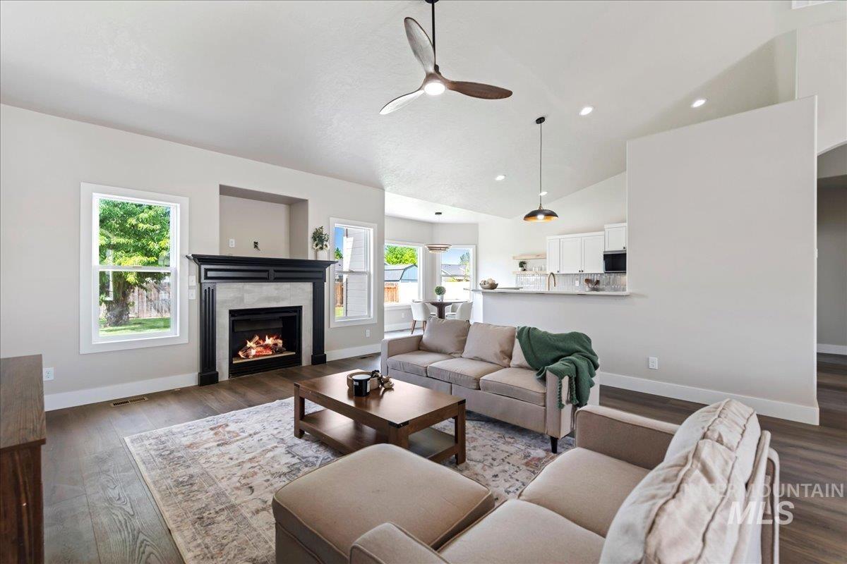 2800 Ohio Ave, Nampa, Idaho 83686, 3 Bedrooms, 2 Bathrooms, Residential For Sale, Price $489,900,MLS 98992149