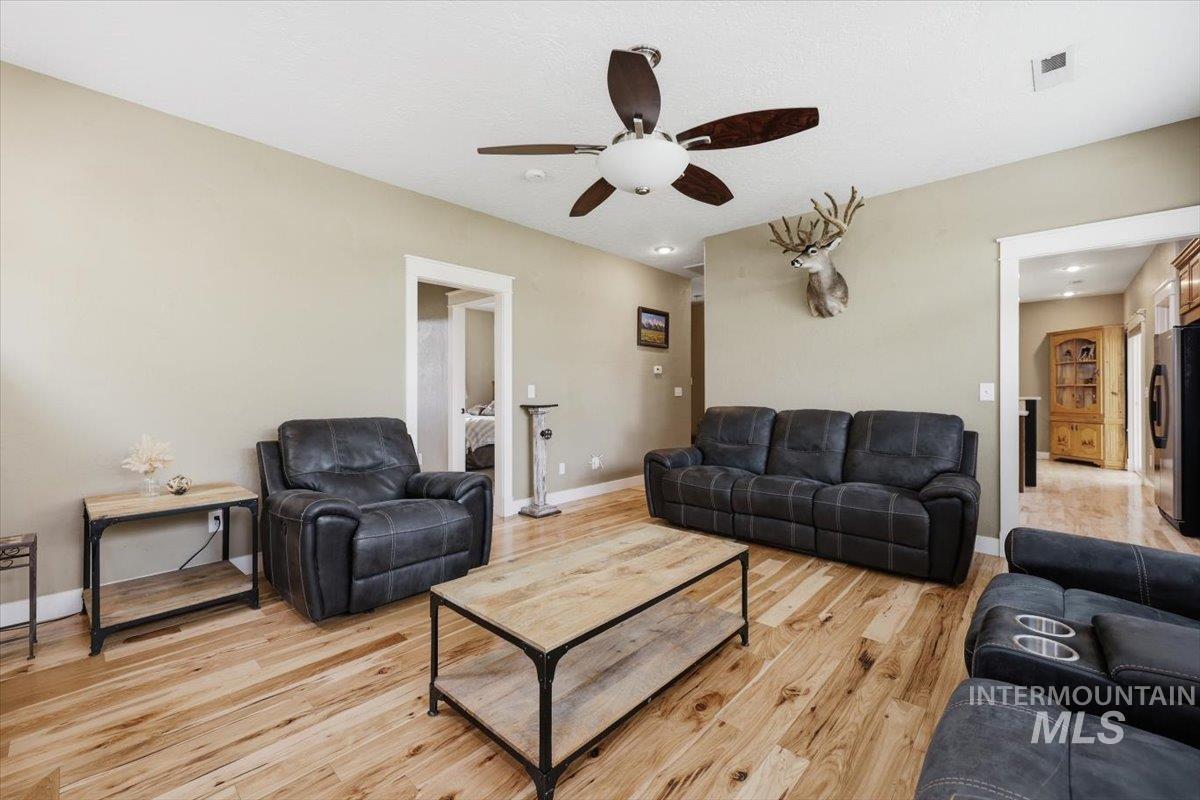 3524 Catalina Ave., Caldwell, Idaho 83605, 4 Bedrooms, 3 Bathrooms, Residential For Sale, Price $465,000,MLS 98992152