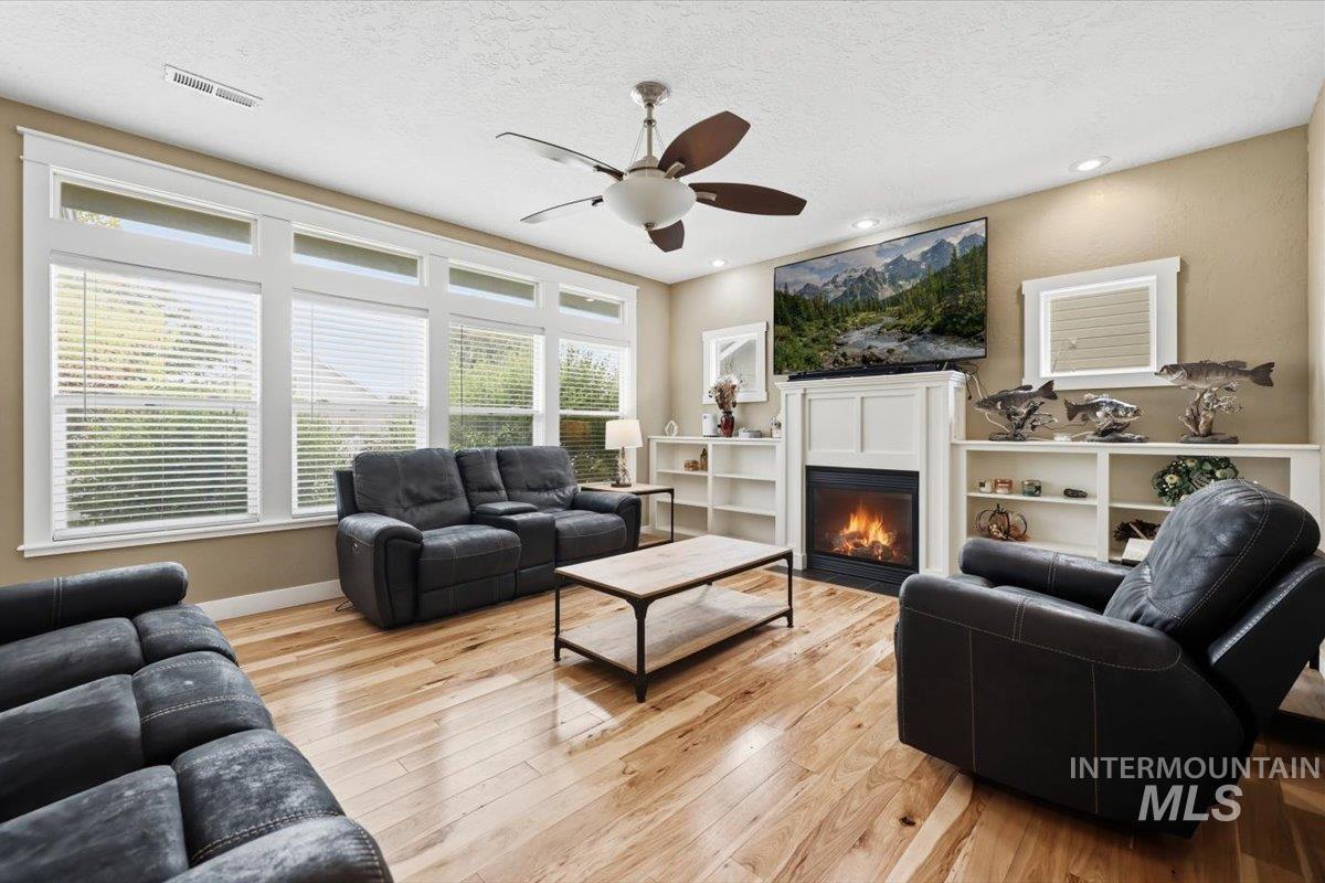 3524 Catalina Ave., Caldwell, Idaho 83605, 4 Bedrooms, 3 Bathrooms, Residential For Sale, Price $465,000,MLS 98992152