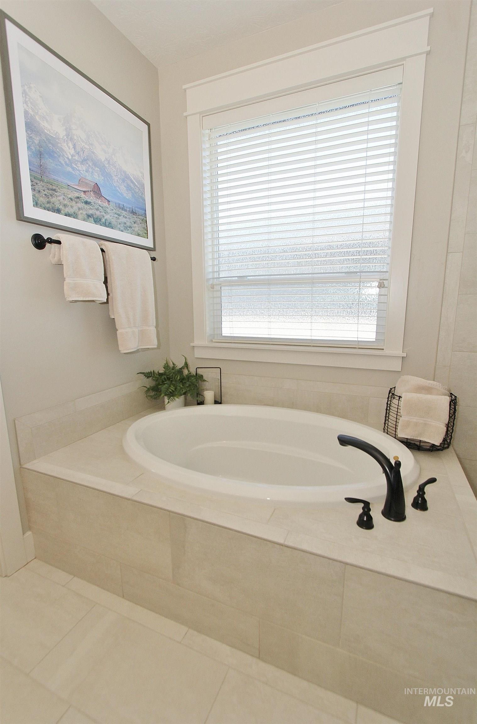 7936 S Desert Ridge Ave, Boise, Idaho 83716, 4 Bedrooms, 2.5 Bathrooms, Residential For Sale, Price $750,000,MLS 98992158
