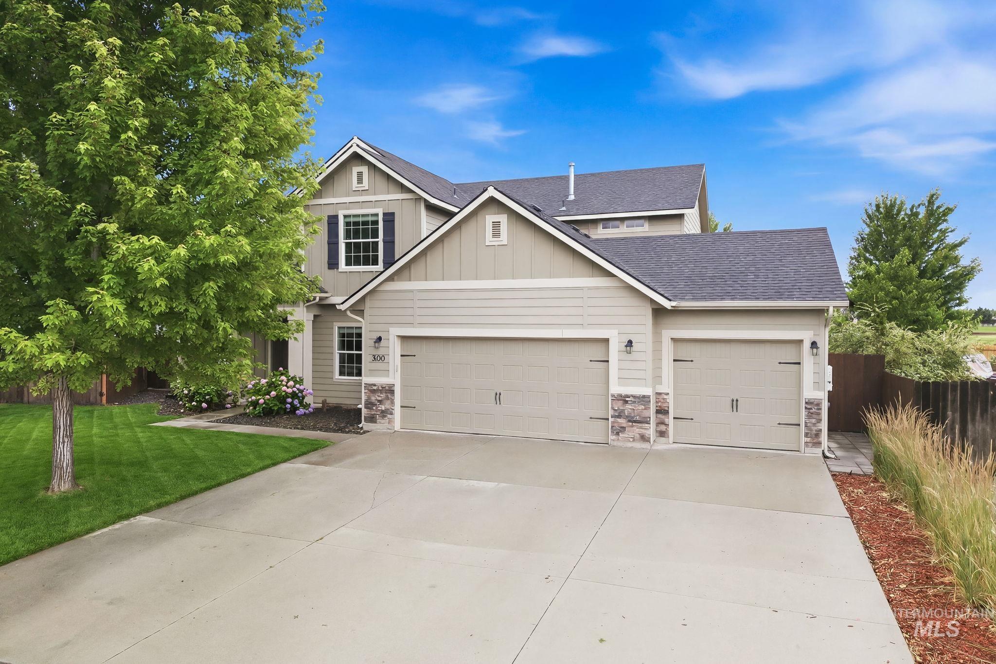 5120 N Diamond Creek Ave, Meridian, Idaho 83646, 5 Bedrooms, 3 Bathrooms, Residential For Sale, Price $769,900,MLS 98992162