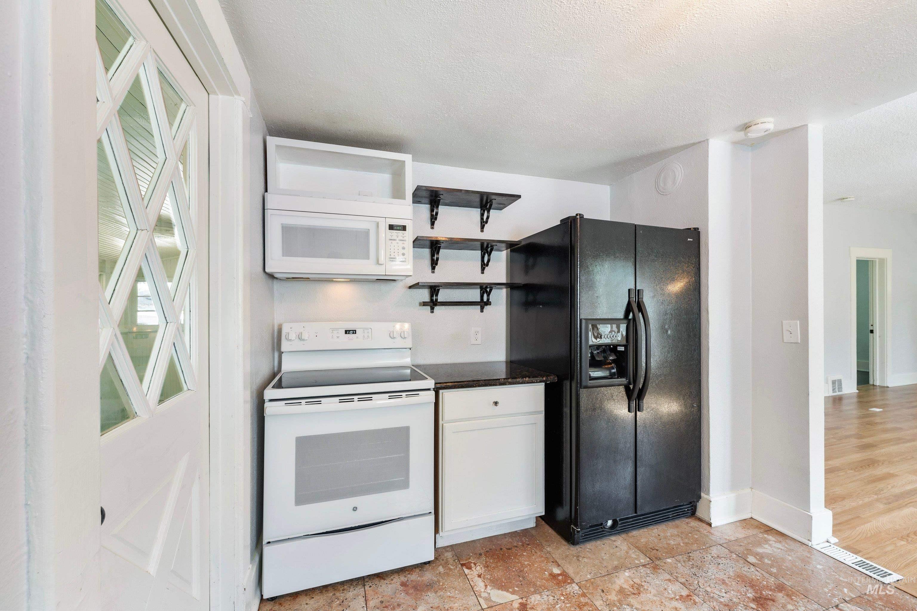 1805 3rd Street S, Nampa, Idaho 83651-8, 2 Bedrooms, 1 Bathroom, Residential For Sale, Price $299,900,MLS 98992169