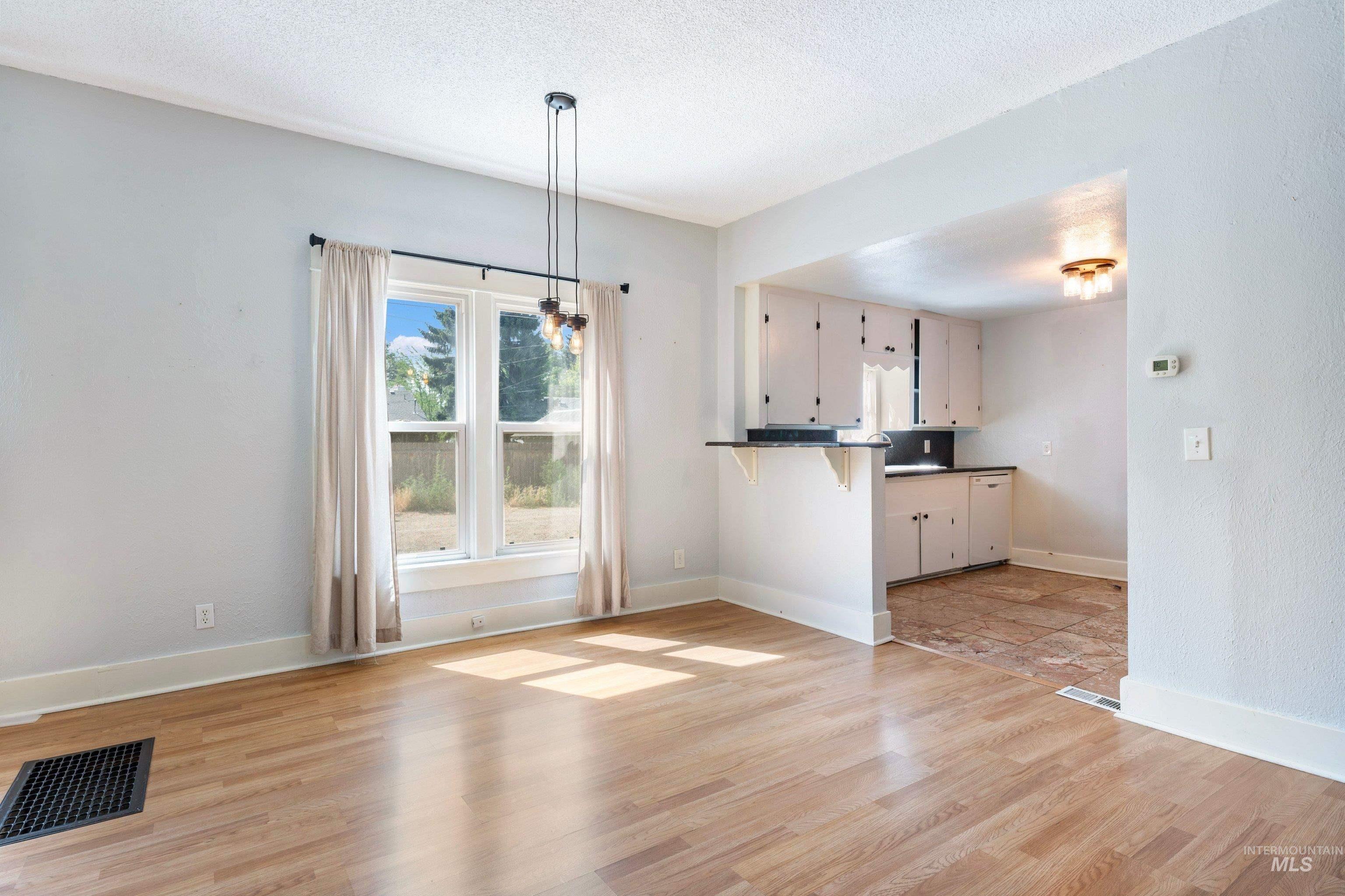 1805 3rd Street S, Nampa, Idaho 83651-8, 2 Bedrooms, 1 Bathroom, Residential For Sale, Price $299,900,MLS 98992169