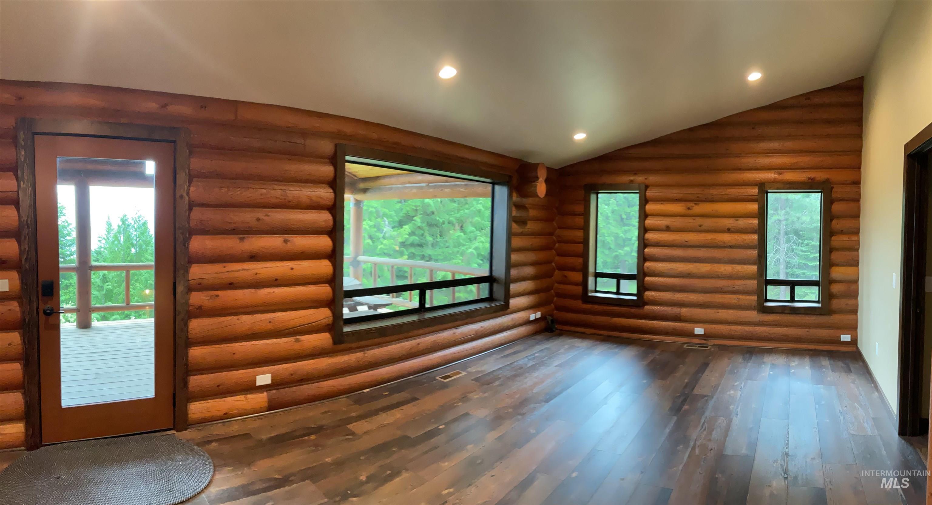 6125 Freeman Creek Rd, Lenore, Idaho 83541, 3 Bedrooms, 2.5 Bathrooms, Residential For Sale, Price $739,000,MLS 98992171