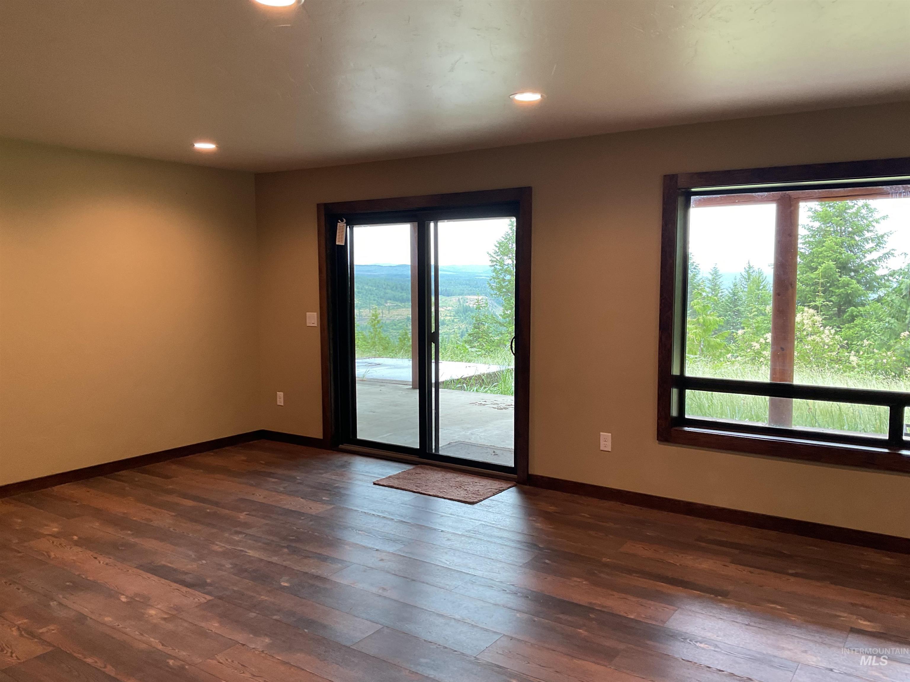 6125 Freeman Creek Rd, Lenore, Idaho 83541, 3 Bedrooms, 2.5 Bathrooms, Residential For Sale, Price $739,000,MLS 98992171