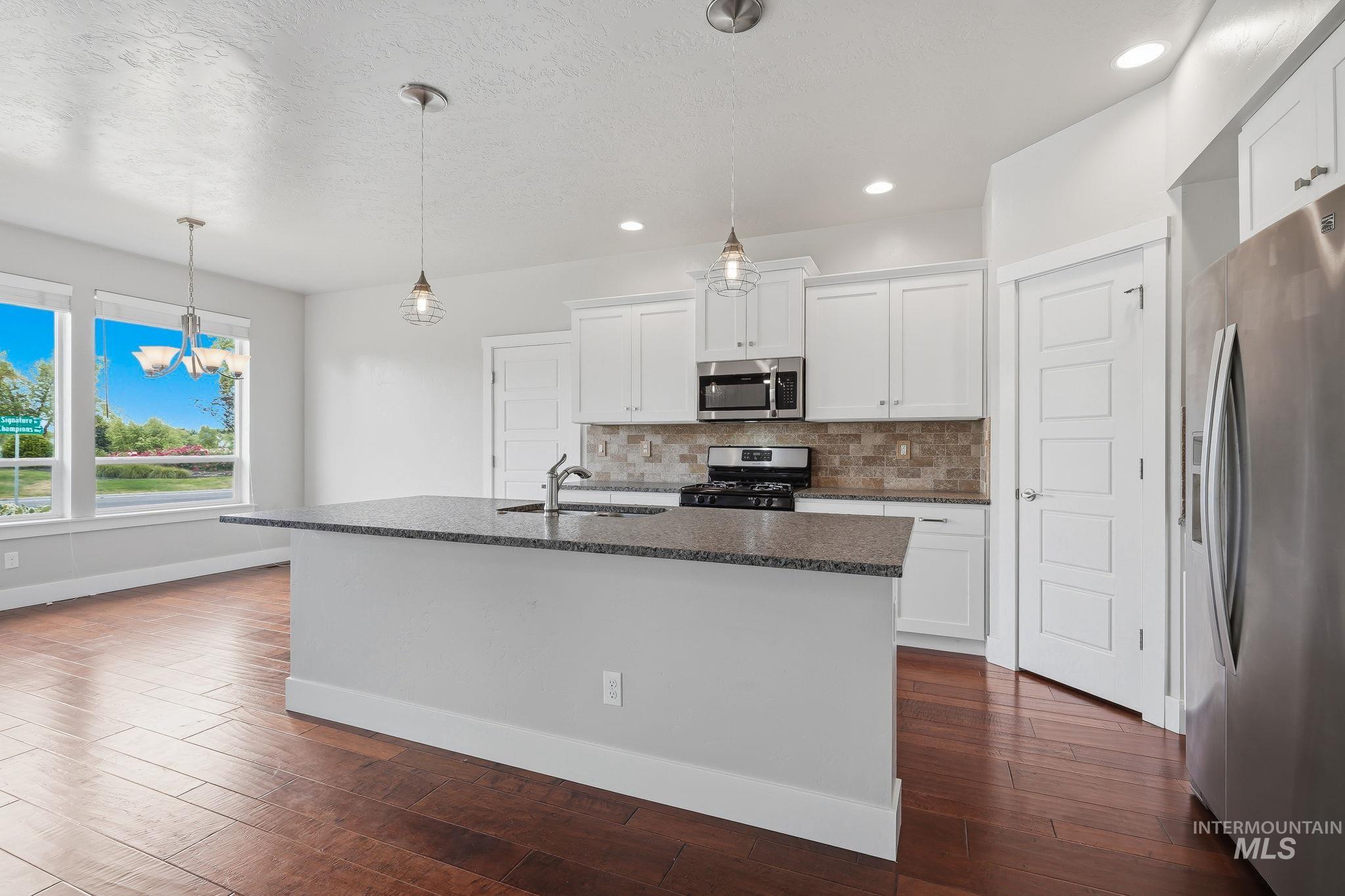 1231 N Seven Golds Ave, Eagle, Idaho 83616, 4 Bedrooms, 2.5 Bathrooms, Residential For Sale, Price $574,990,MLS 98992189