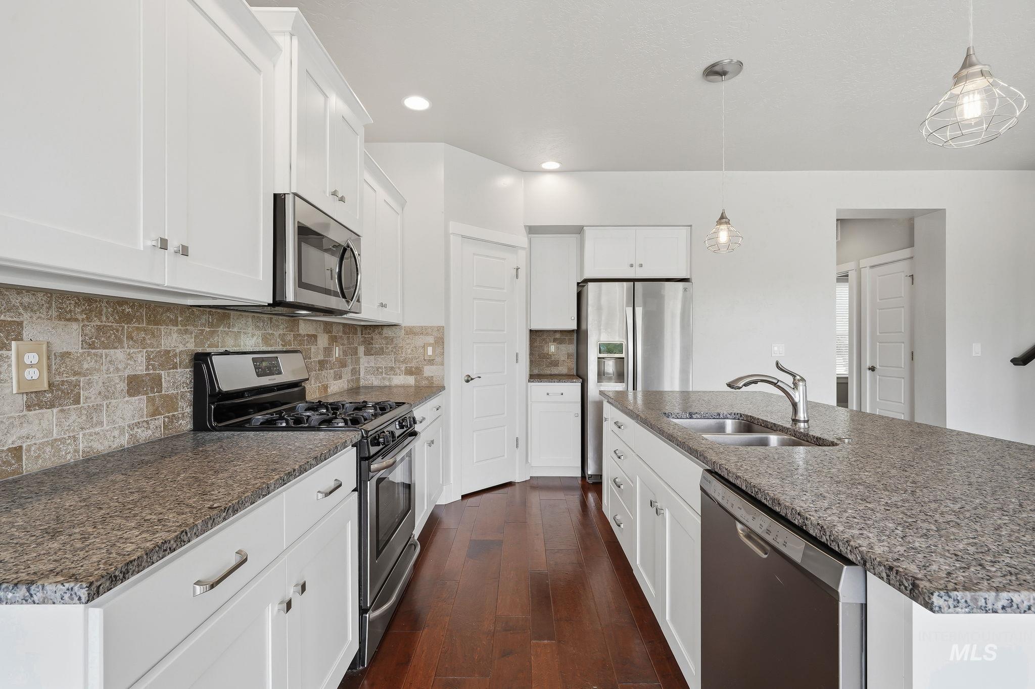 1231 N Seven Golds Ave, Eagle, Idaho 83616, 4 Bedrooms, 2.5 Bathrooms, Residential For Sale, Price $574,990,MLS 98992189