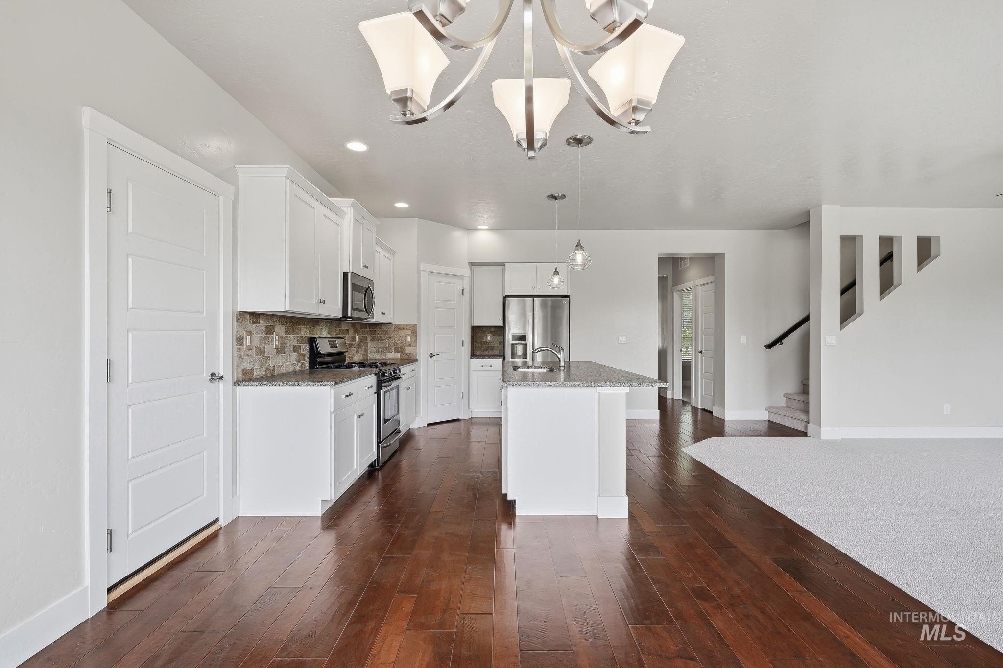 1231 N Seven Golds Ave, Eagle, Idaho 83616, 4 Bedrooms, 2.5 Bathrooms, Residential For Sale, Price $574,990,MLS 98992189
