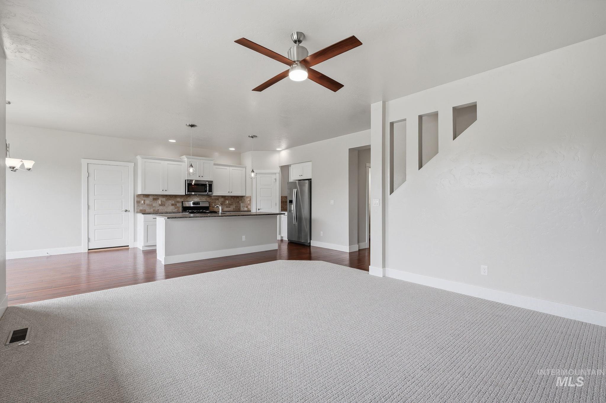1231 N Seven Golds Ave, Eagle, Idaho 83616, 4 Bedrooms, 2.5 Bathrooms, Residential For Sale, Price $574,990,MLS 98992189