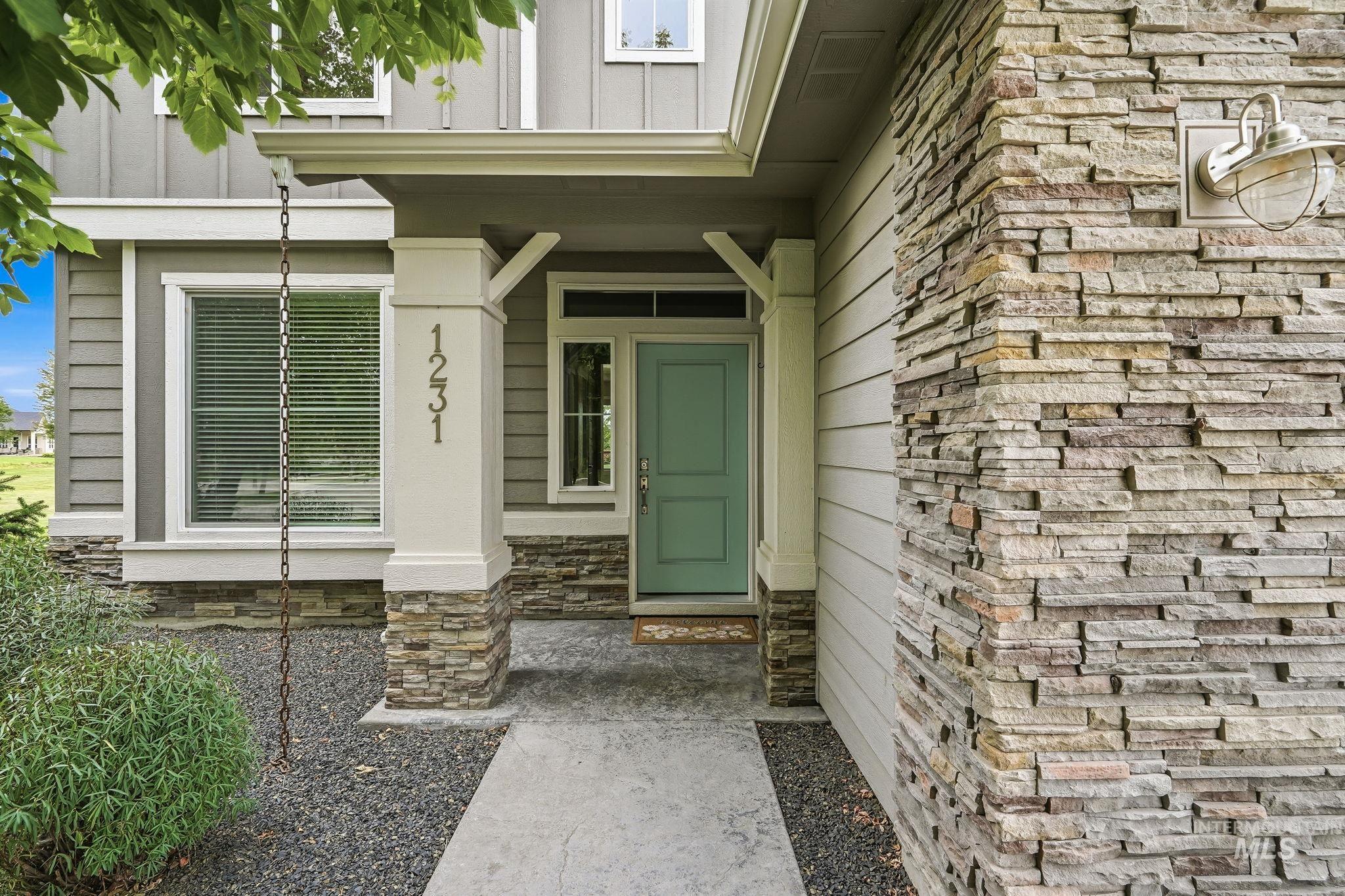 1231 N Seven Golds Ave, Eagle, Idaho 83616, 4 Bedrooms, 2.5 Bathrooms, Residential For Sale, Price $574,990,MLS 98992189