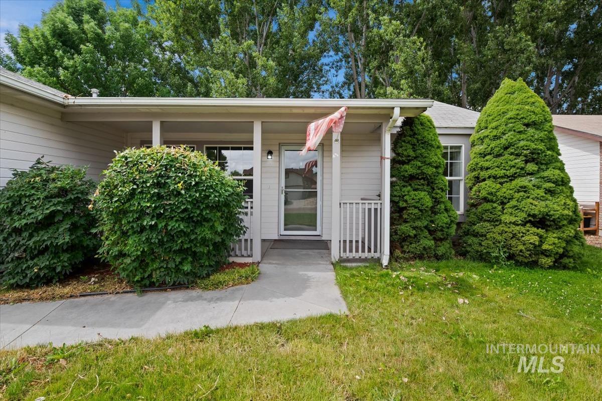609 Purple Sage, Nampa, Idaho 83651, 3 Bedrooms, 2 Bathrooms, Residential For Sale, Price $349,900,MLS 98992190