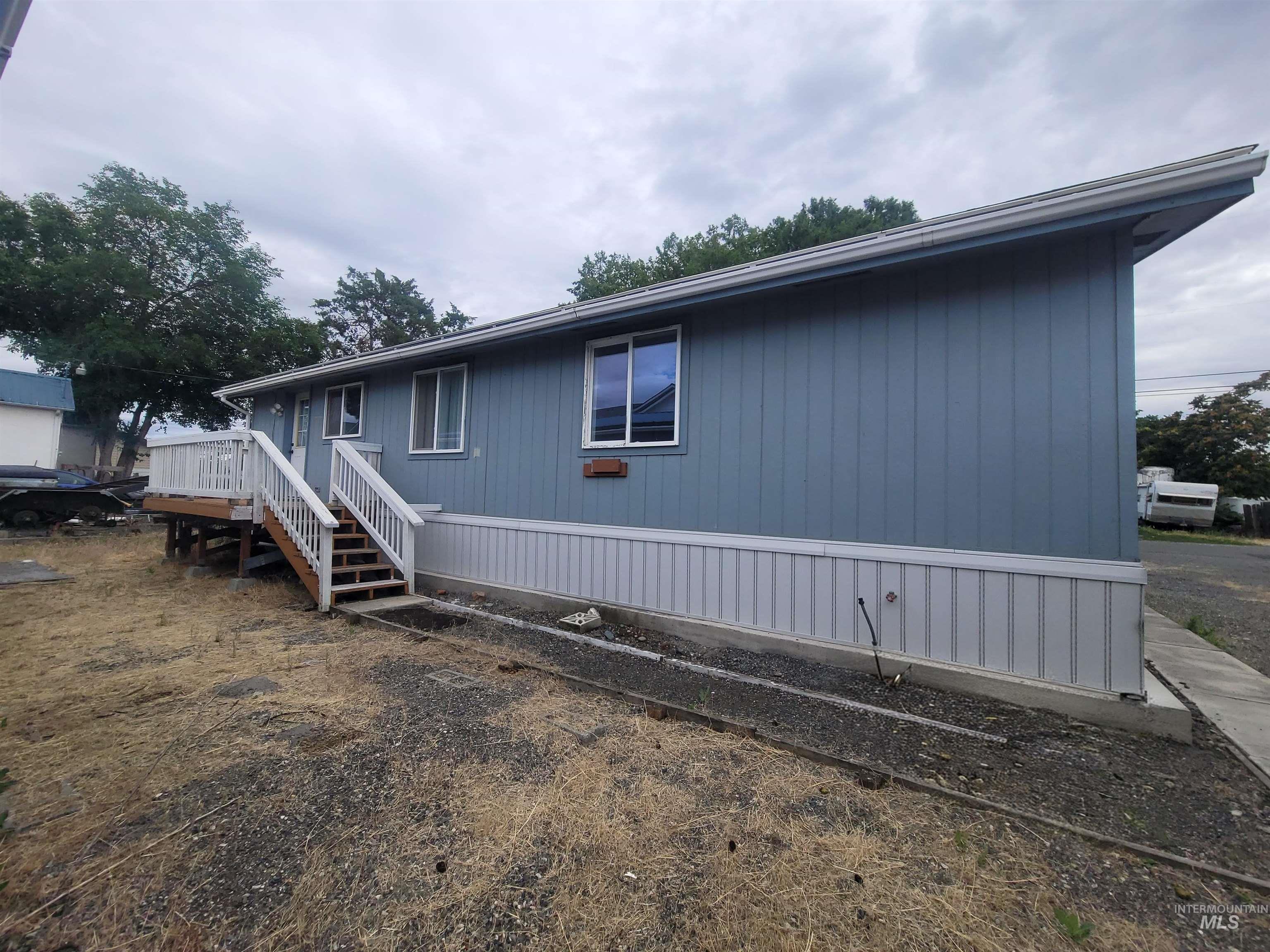 1380 Poplar St., Clarkston, Washington 99403, 3 Bedrooms, 2 Bathrooms, Residential For Sale, Price $297,000,MLS 98992193