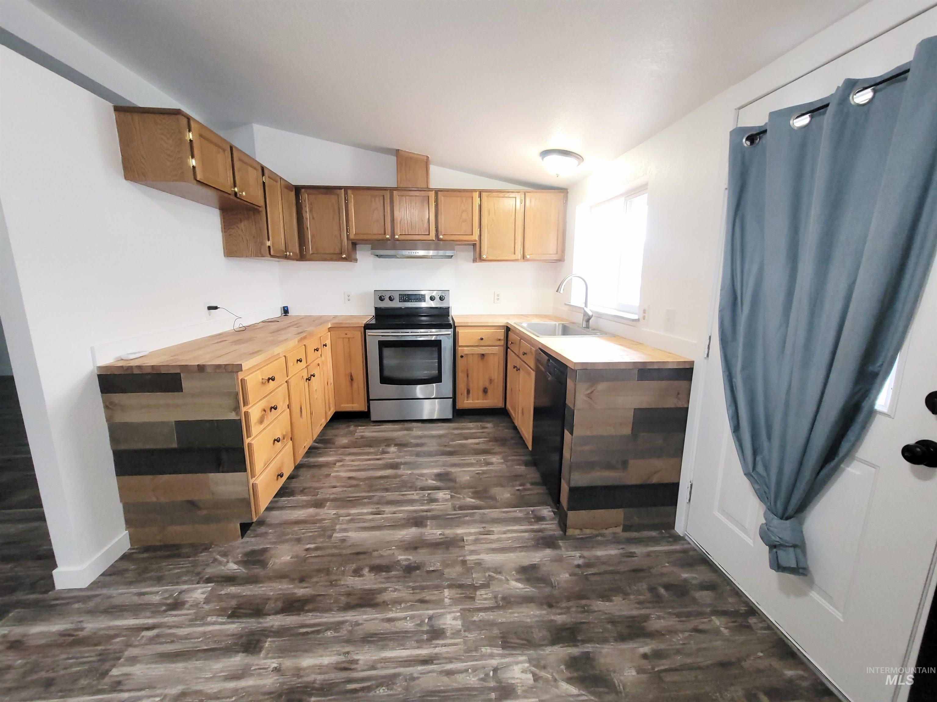 1380 Poplar St., Clarkston, Washington 99403, 3 Bedrooms, 2 Bathrooms, Residential For Sale, Price $297,000,MLS 98992193