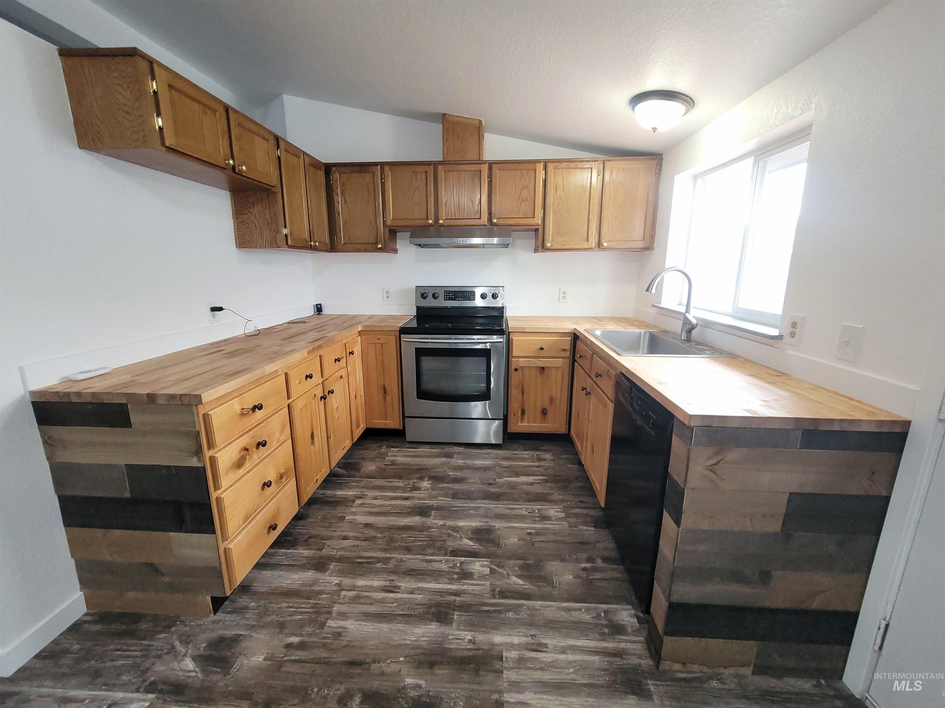 1380 Poplar St., Clarkston, Washington 99403, 3 Bedrooms, 2 Bathrooms, Residential For Sale, Price $297,000,MLS 98992193