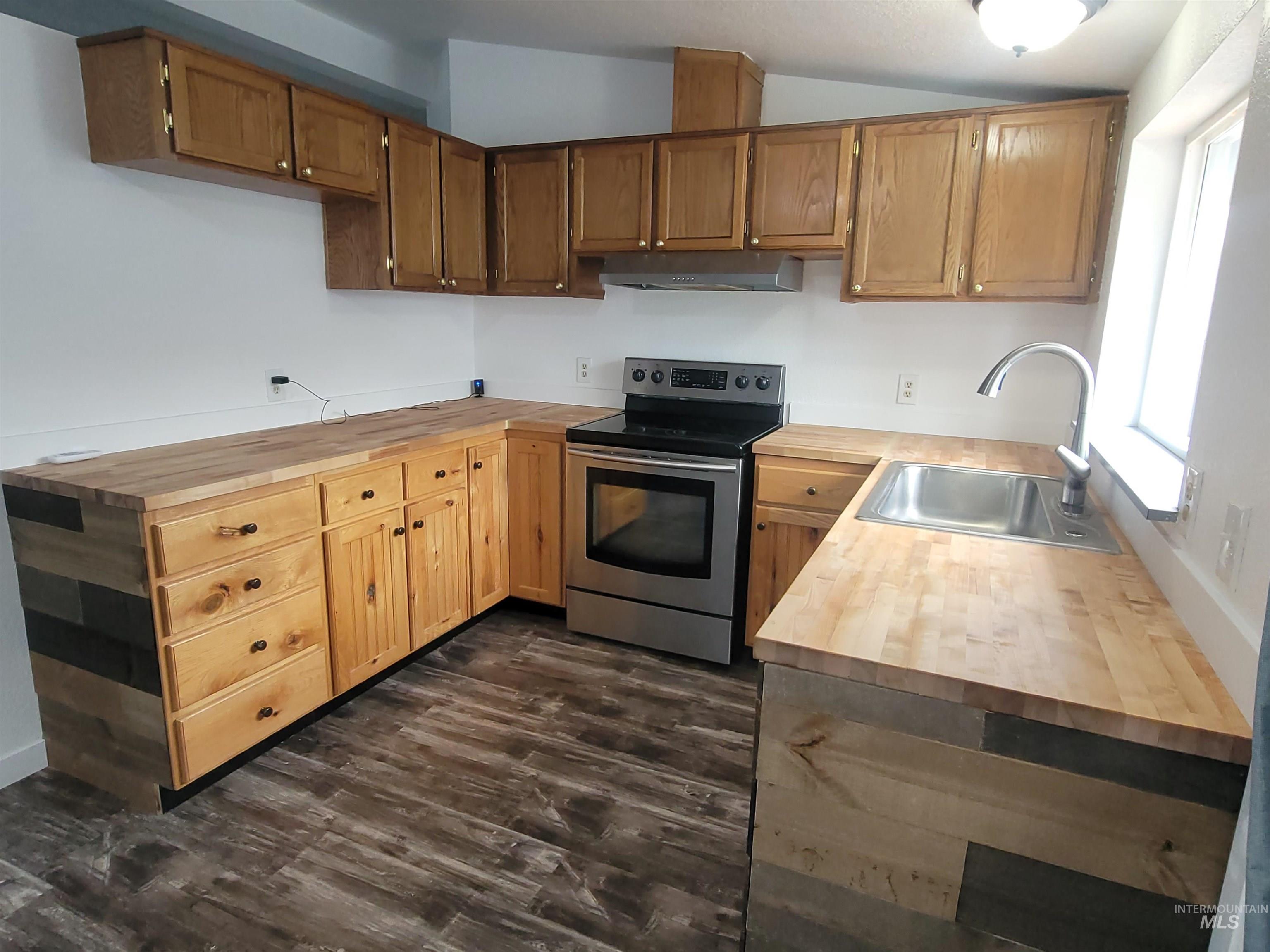1380 Poplar St., Clarkston, Washington 99403, 3 Bedrooms, 2 Bathrooms, Residential For Sale, Price $297,000,MLS 98992193