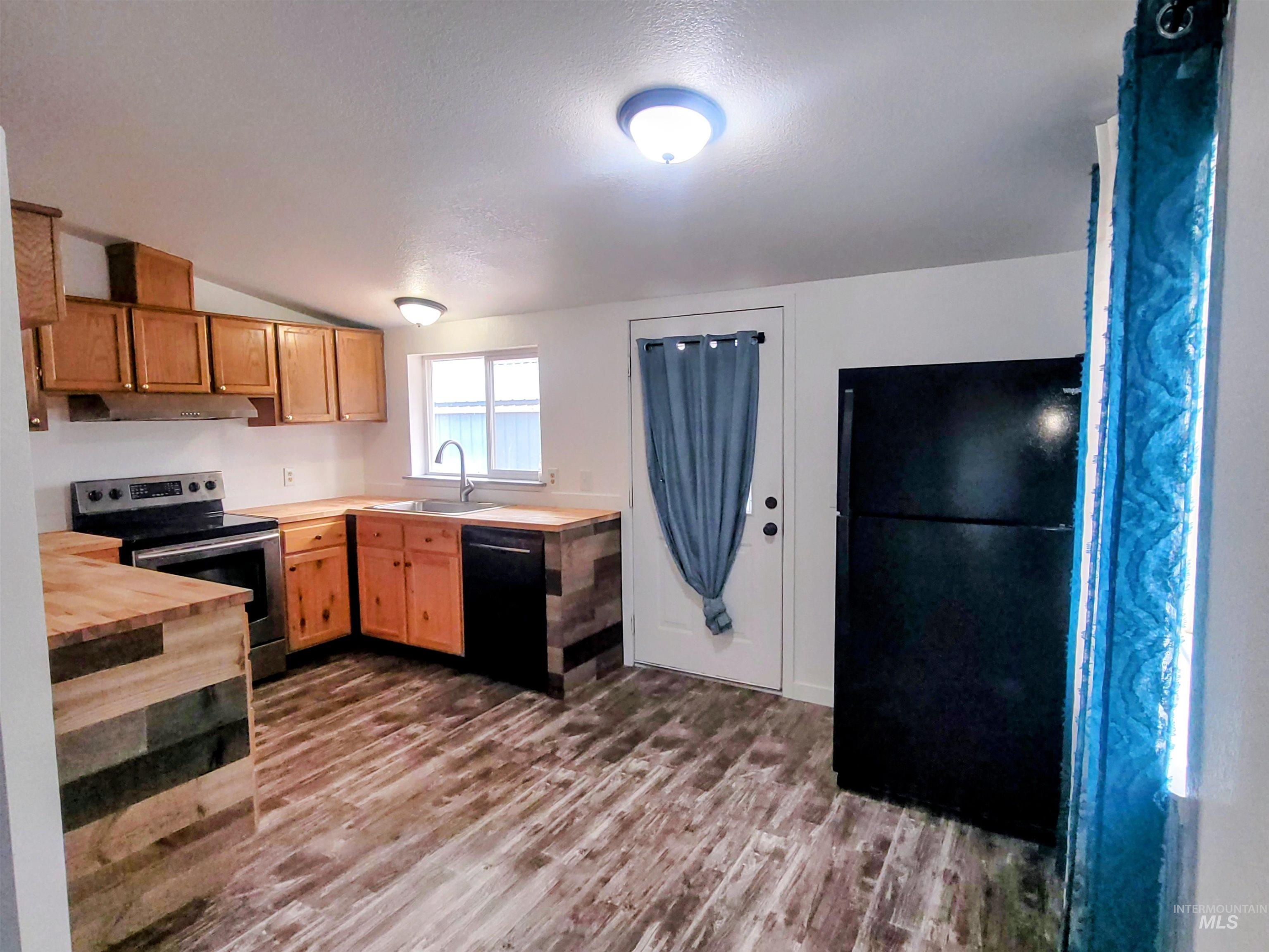 1380 Poplar St., Clarkston, Washington 99403, 3 Bedrooms, 2 Bathrooms, Residential For Sale, Price $297,000,MLS 98992193