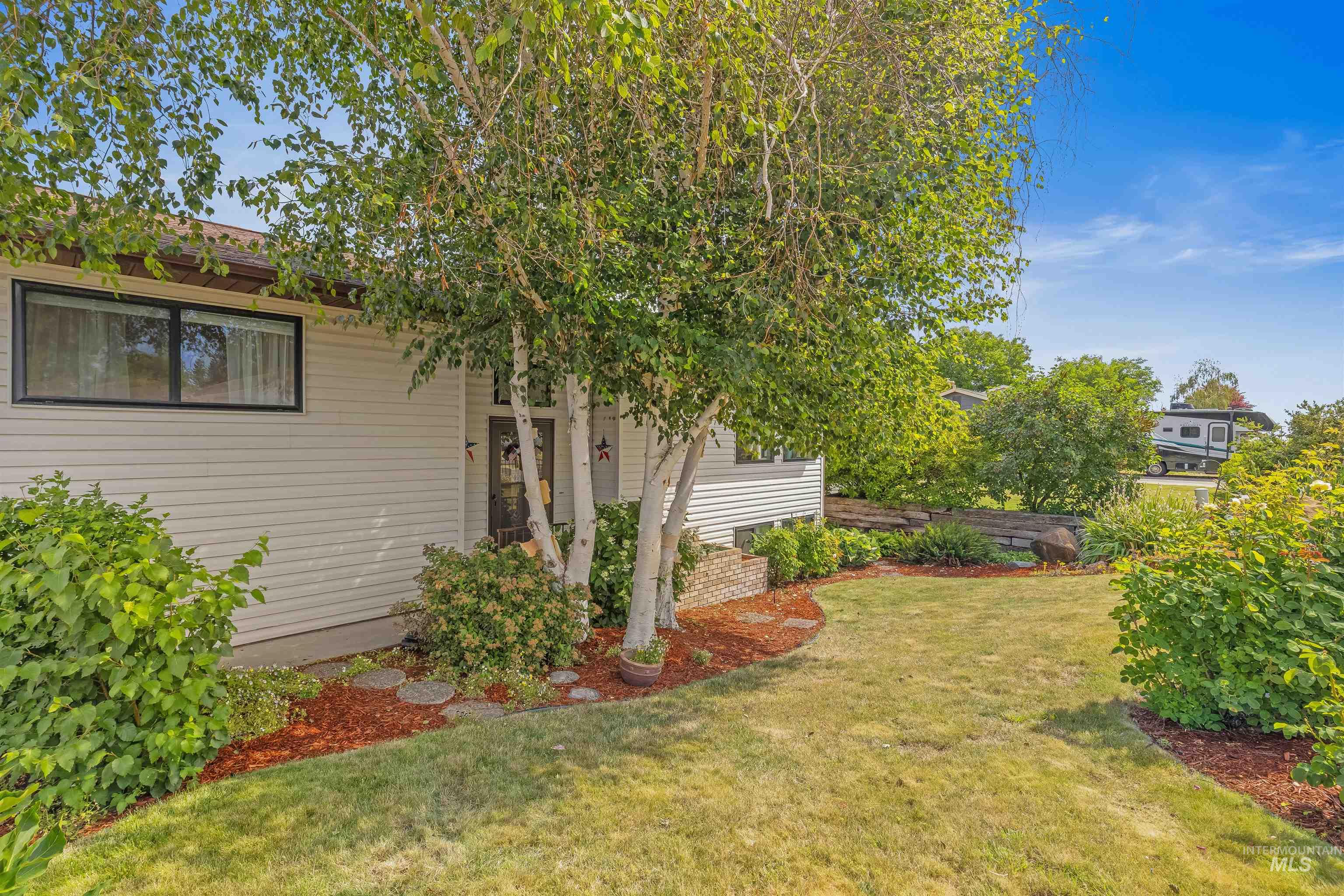 905 Stewart Ave, Lewiston, Idaho 83501, 5 Bedrooms, 2 Bathrooms, Residential For Sale, Price $550,000, 98992200