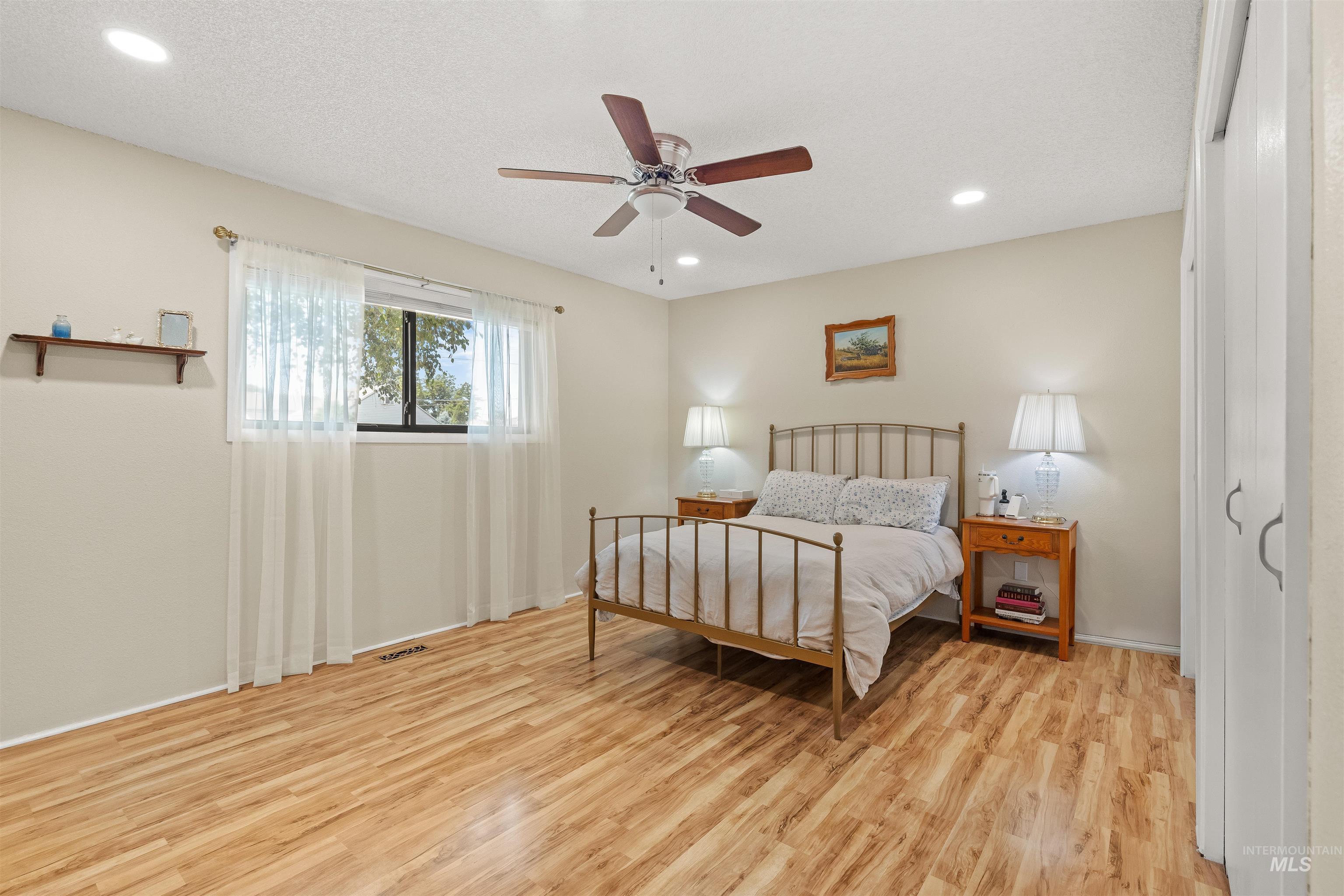 905 Stewart Ave, Lewiston, Idaho 83501, 5 Bedrooms, 2 Bathrooms, Residential For Sale, Price $550,000, 98992200