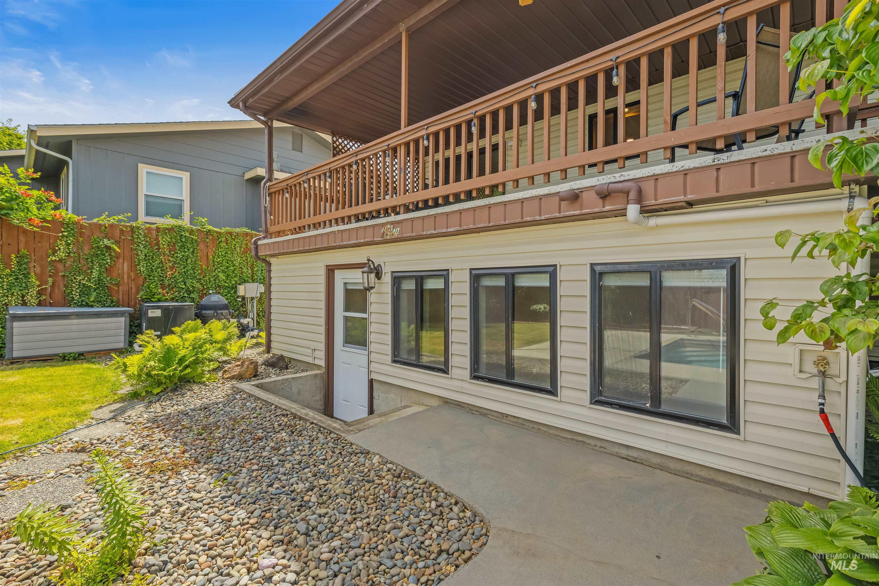 905 Stewart Ave, Lewiston, Idaho 83501, 5 Bedrooms, 2 Bathrooms, Residential For Sale, Price $550,000, 98992200