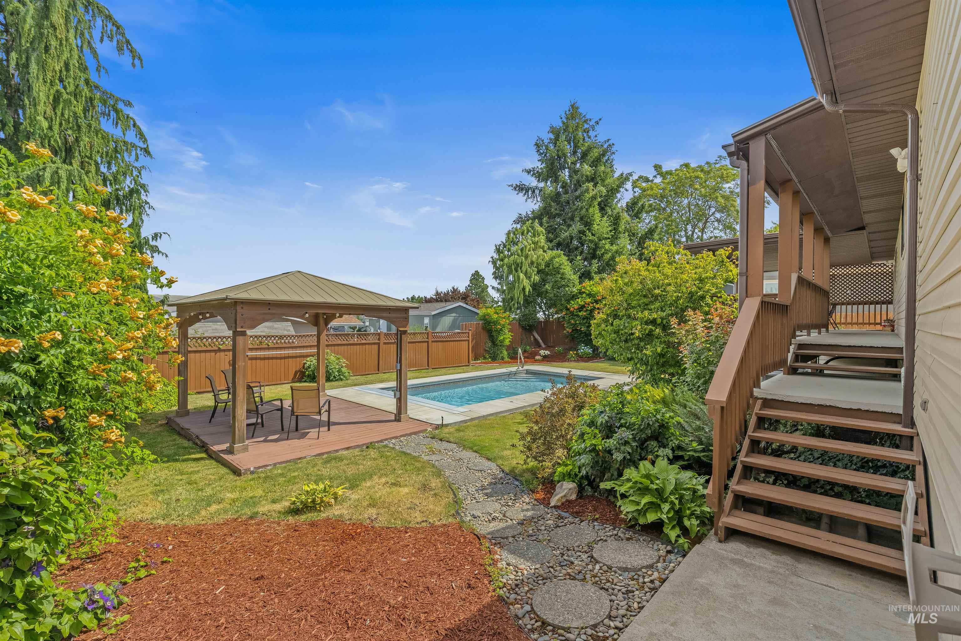 905 Stewart Ave, Lewiston, Idaho 83501, 5 Bedrooms, 2 Bathrooms, Residential For Sale, Price $550,000, 98992200