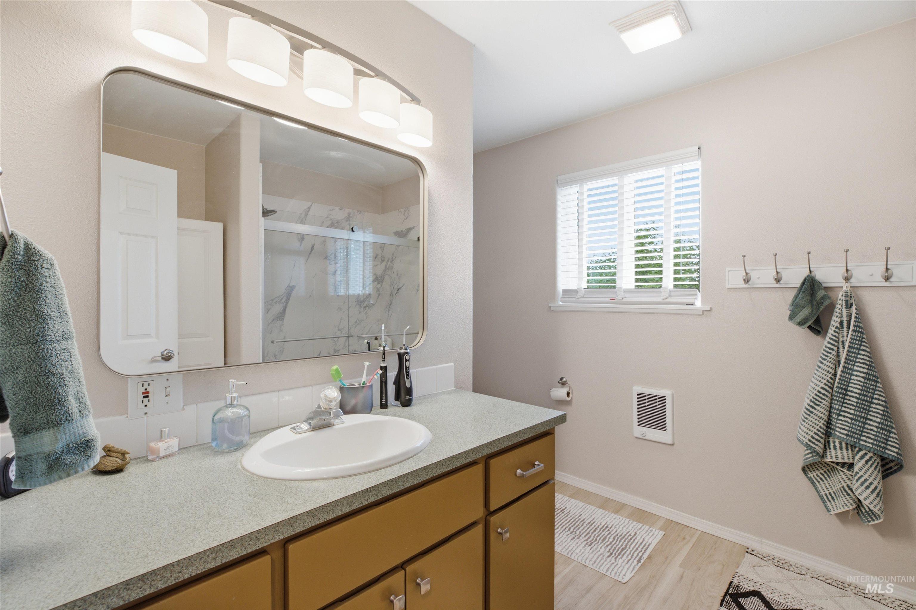 525 Northwood, Moscow, Idaho 83843, 3 Bedrooms, 1.5 Bathrooms, Residential Income For Sale, Price $559,000,MLS 98992201